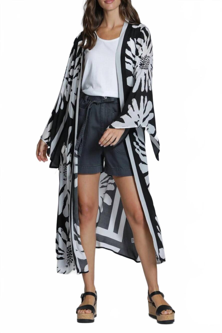 NEW APNY belted long kimono robe in daisy pop